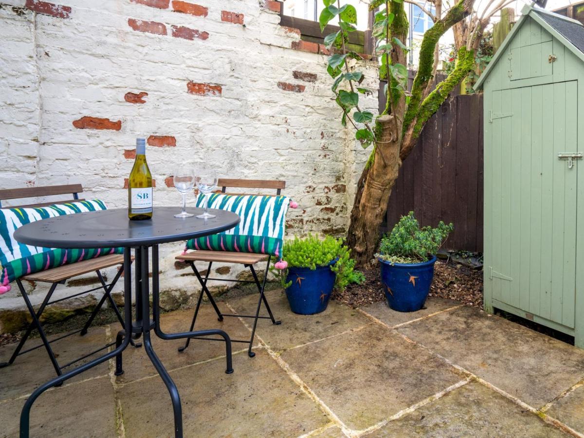Quarry Cottage Courtyard Garden Pass The Keys Cirencester Εξωτερικό φωτογραφία